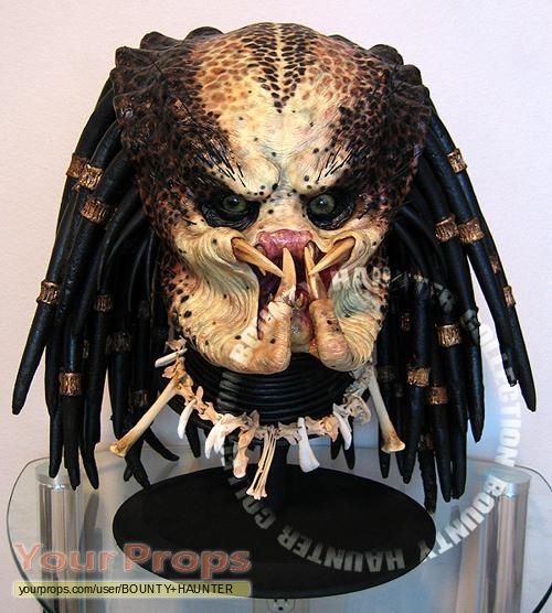 Predator-Predator-Mask-Replica-1