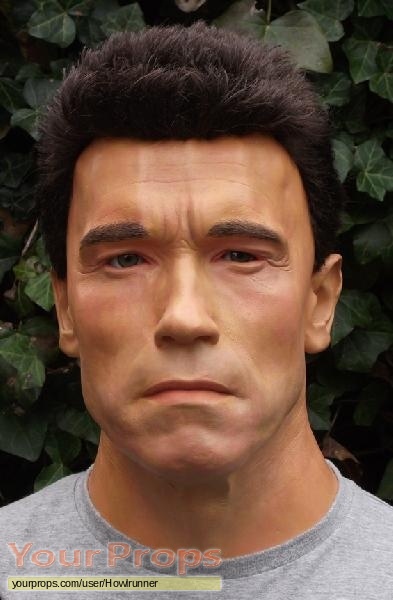 arnold swarchenegger terminator 5. Arnold Schwarzenegger lifesize