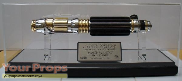 Star Wars  Attack Of The Clones Master Replicas movie prop weapon