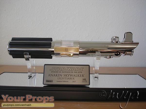 Star Wars  Revenge Of The Sith Master Replicas movie prop weapon