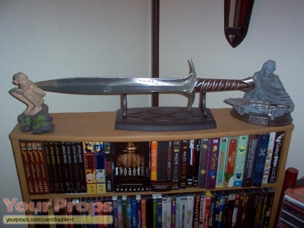 Lord of The Rings  The Fellowship of the Ring Master Replicas movie prop weapon