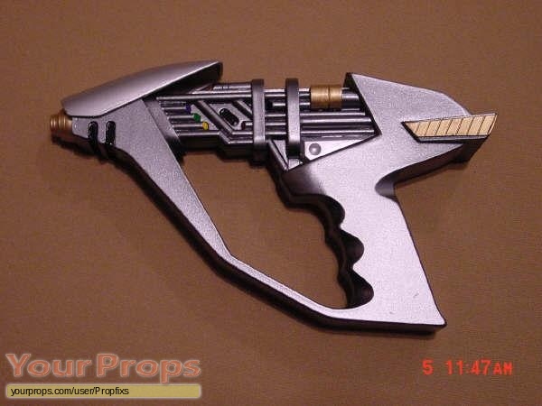 Star Trek  Generations original movie prop weapon