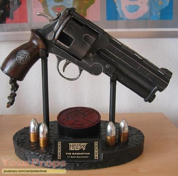 Hellboy Sideshow Collectibles movie prop weapon