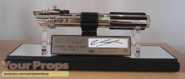 Star Wars  Attack Of The Clones Master Replicas movie prop weapon