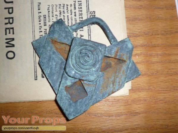 Indiana Jones And The Fate Of Atlantis (video game) replica movie prop