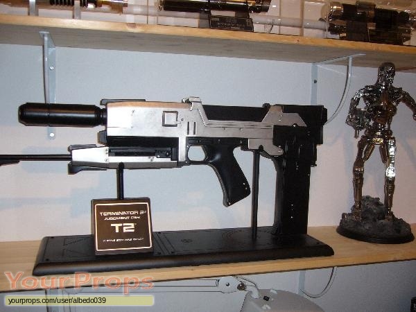 Terminator 2  Judgment Day Sideshow Collectibles movie prop weapon