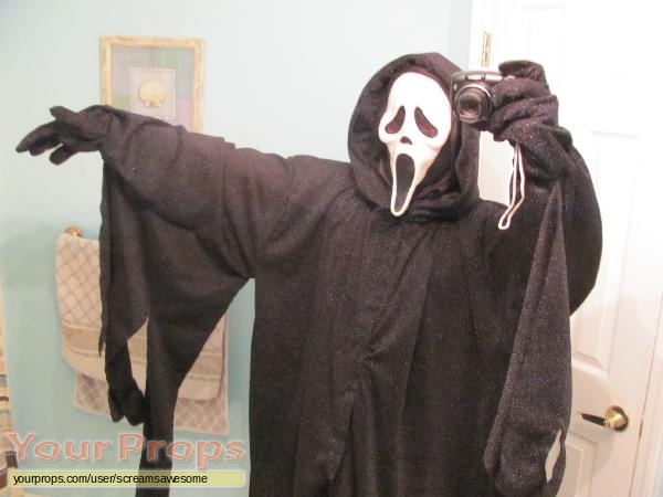 Scream 2 replica movie costume