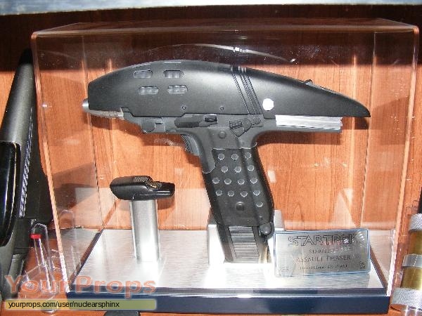 Star Trek V  The Final Frontier Master Replicas movie prop weapon