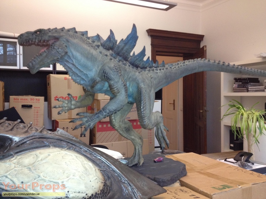 Godzilla scaled scratch-built model   miniature