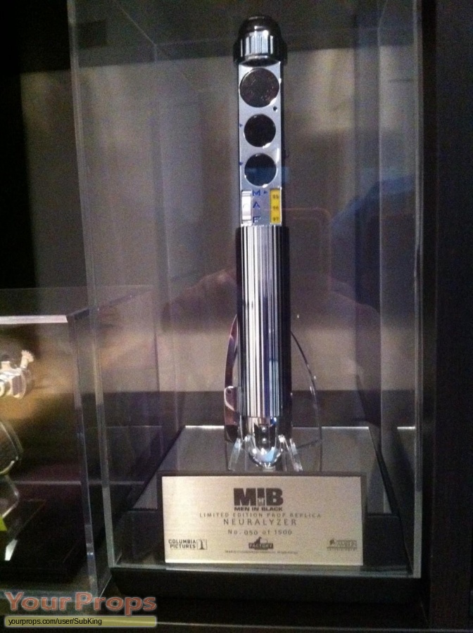 Men in Black II replica movie prop