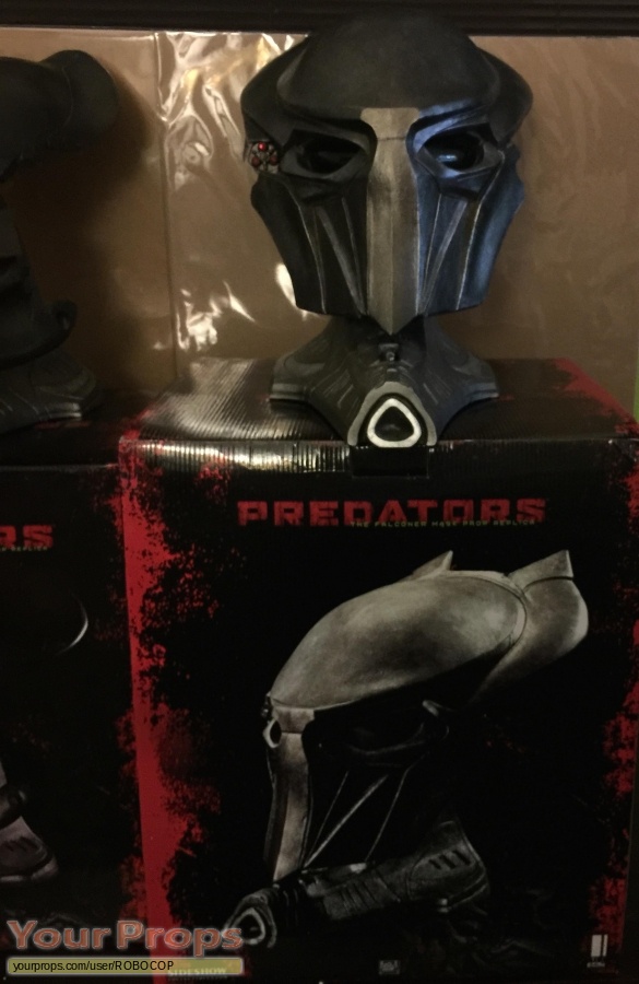Predators Sideshow Collectibles movie prop