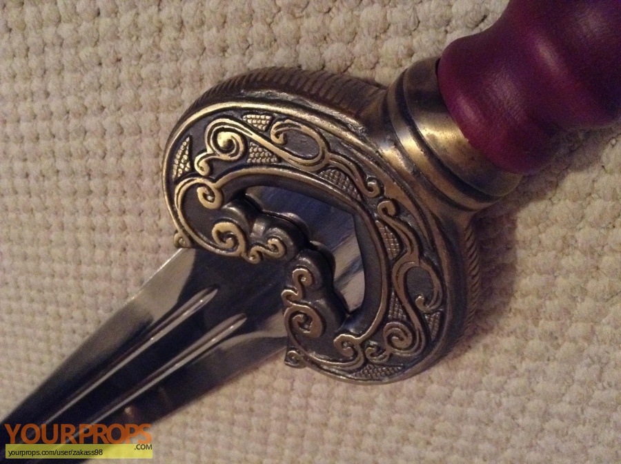Lord of The Rings  The Two Towers replica movie prop weapon
