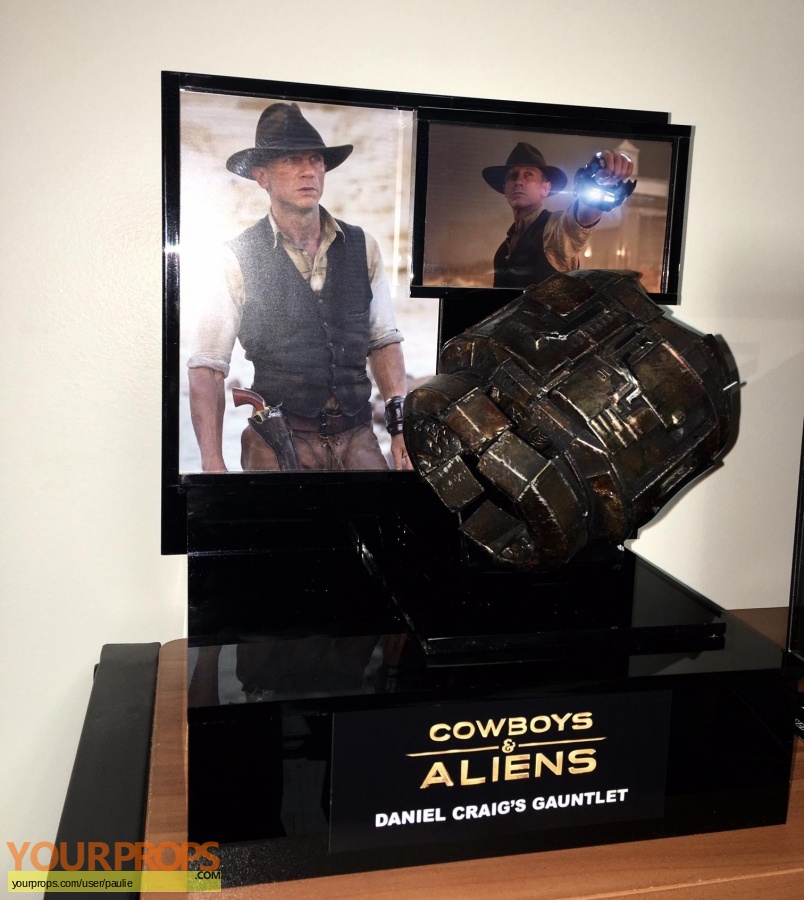 Cowboys   Aliens original movie prop