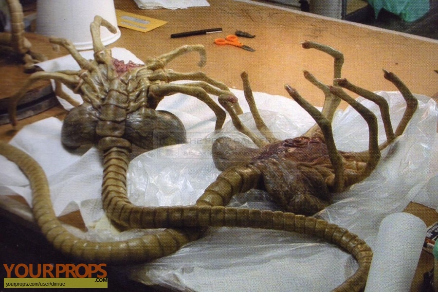 Aliens vs  Predator original movie prop