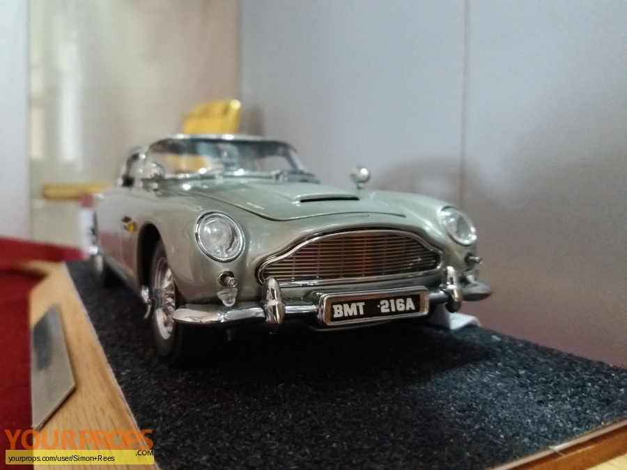 James Bond  Goldfinger replica model   miniature