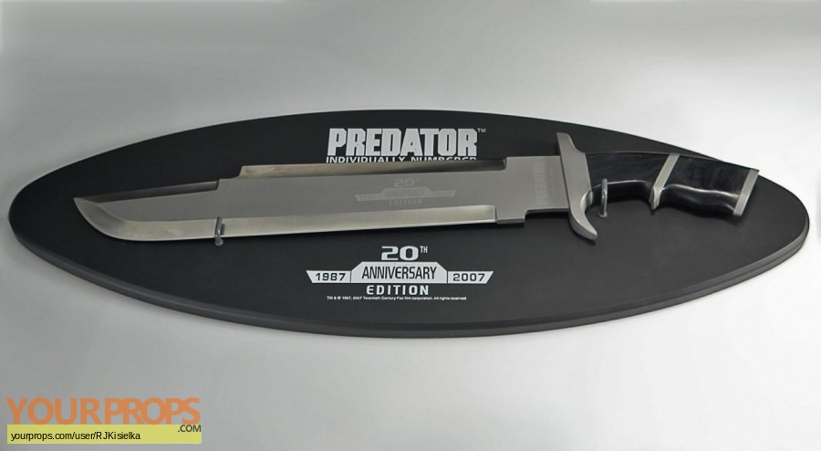 Predator replica movie prop