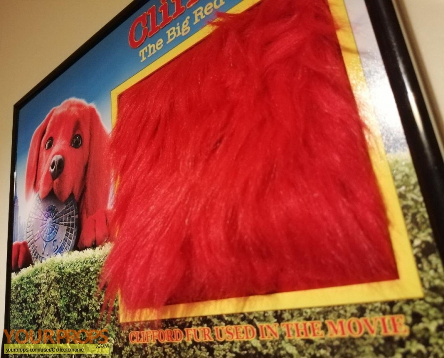 Clifford  The big red dog swatch   fragment movie prop