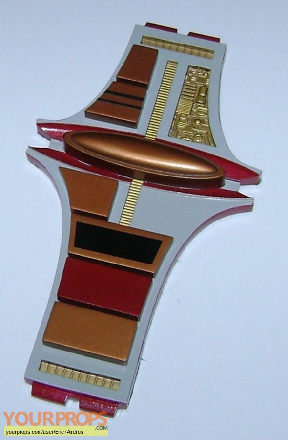Star Trek  Deep Space Nine  (1993-1999) replica set dressing   pieces