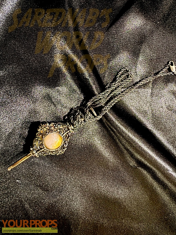 Fantastic Beasts  The Crimes of Grindelwald The Noble Collection movie prop