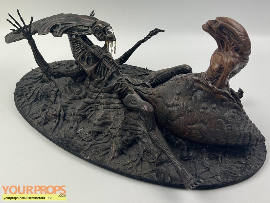 Alien Resurrection replica model   miniature