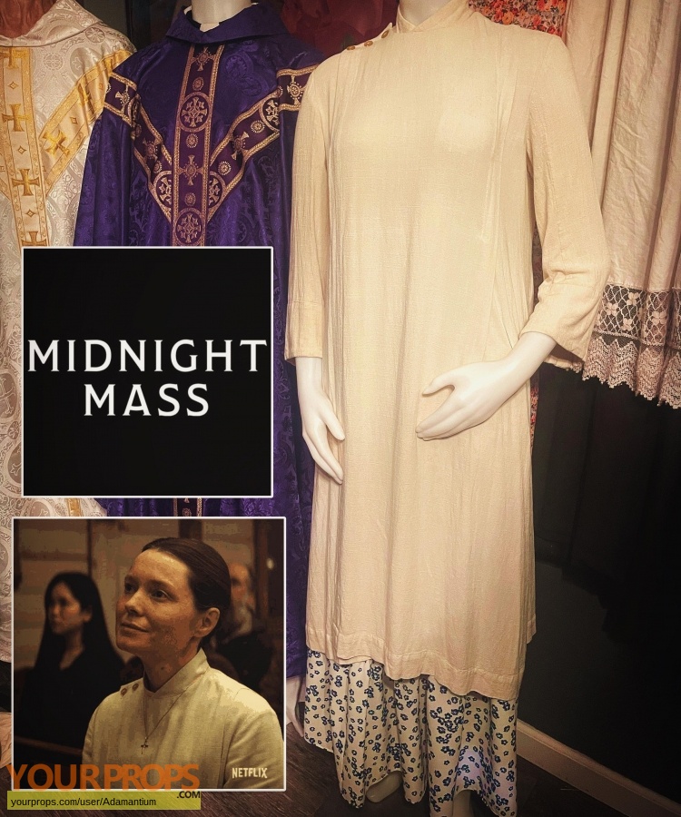 Midnight Mass original movie costume