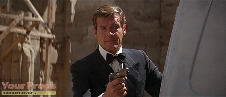 James Bond  The Spy Who Loved Me replica movie prop weapon
