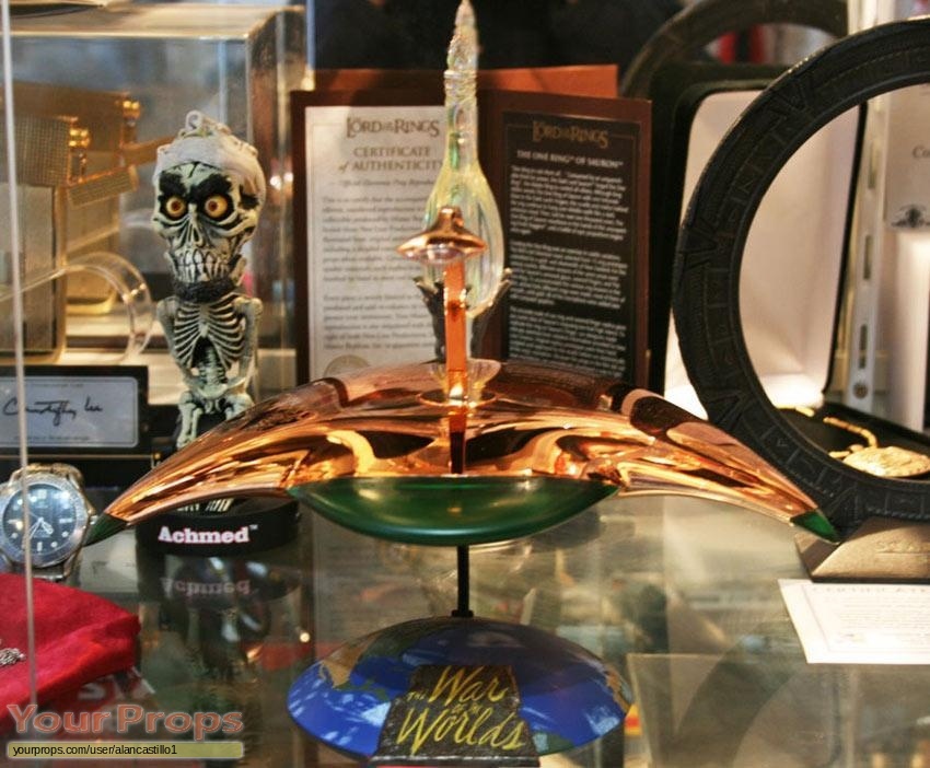 War of the Worlds replica model   miniature