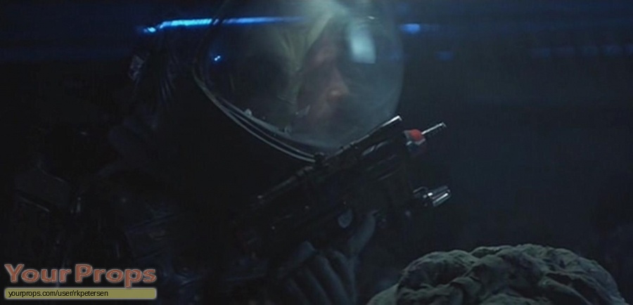 Alien replica movie prop weapon