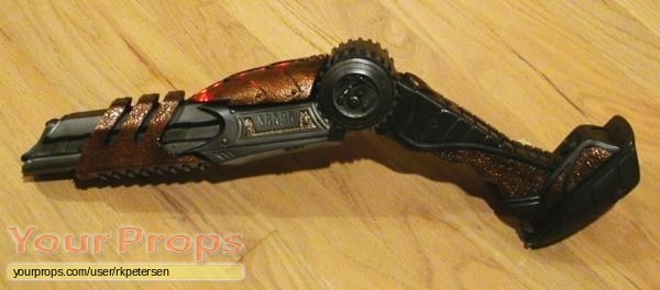 Aliens vs  Predator - Requiem replica movie prop weapon