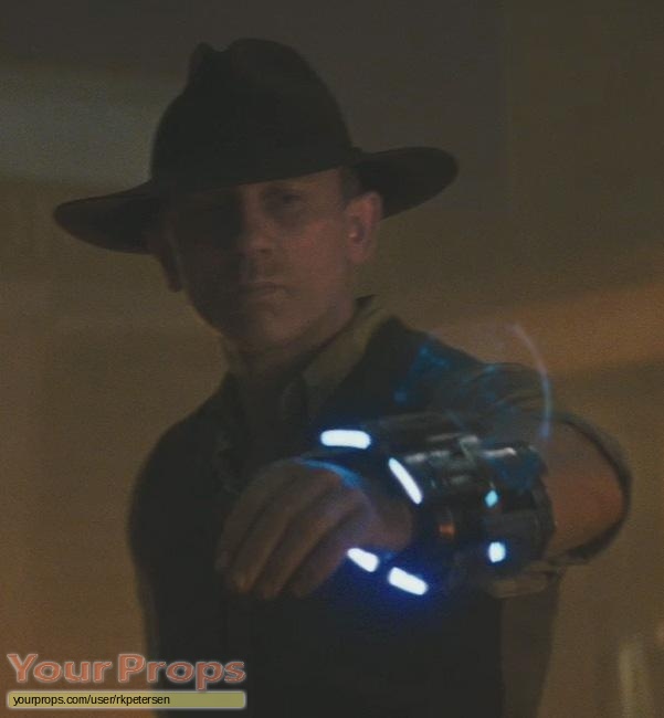 Cowboys   Aliens replica movie prop weapon