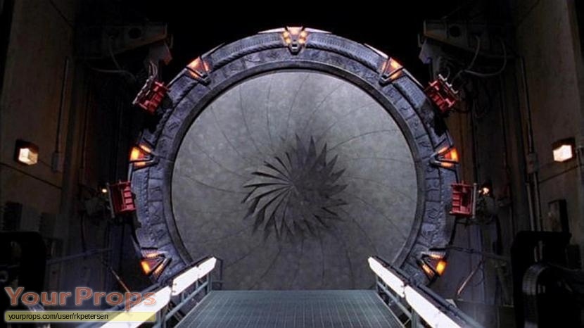 Stargate SG-1 Master Replicas film-crew items