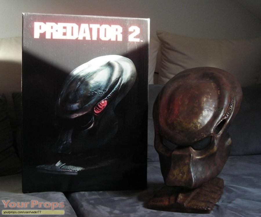 Predator 2 replica movie prop