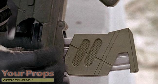 Starship Troopers original movie prop weapon