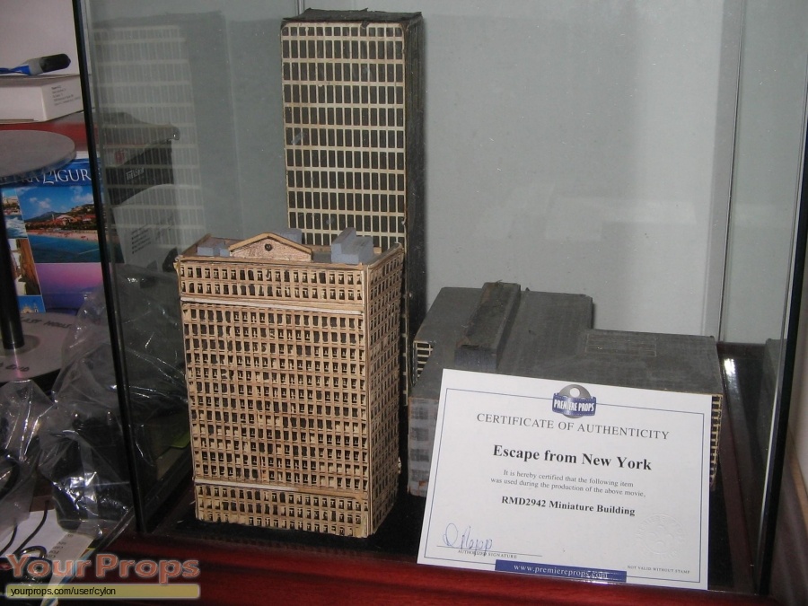 Escape From New York original model   miniature
