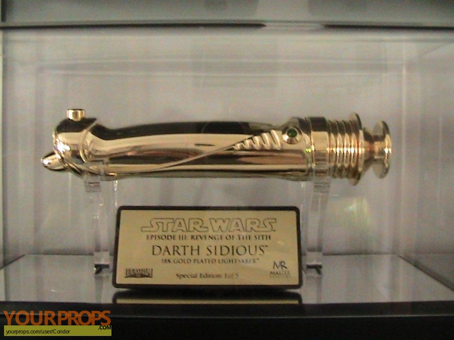 Star Wars  Revenge Of The Sith Master Replicas movie prop