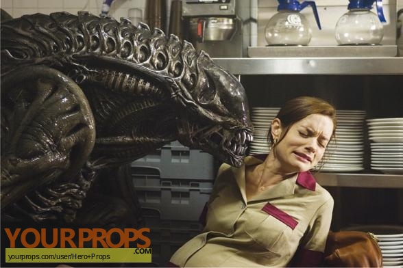 Aliens vs  Predator - Requiem original movie prop