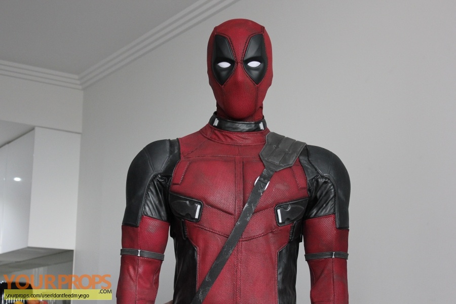 Deadpool 2 replica movie costume