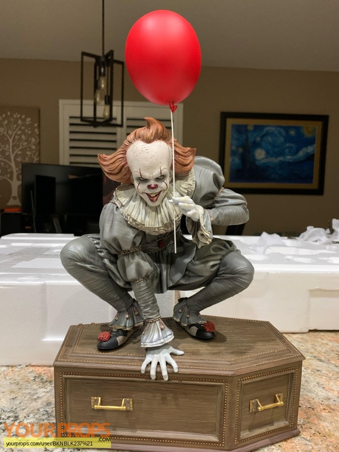 IT 2017 Sideshow Collectibles model   miniature