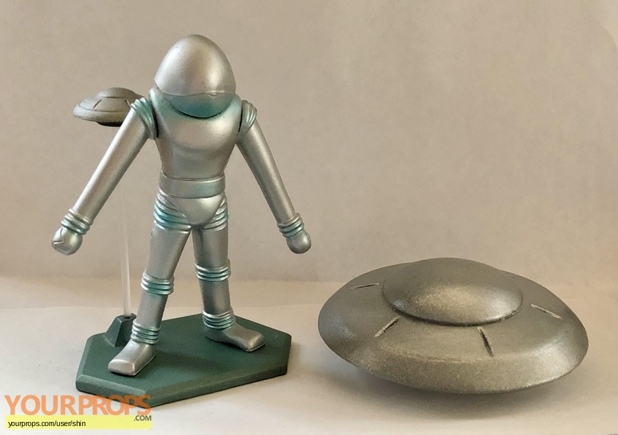 Earth vs  The Flying Saucers original movie prop