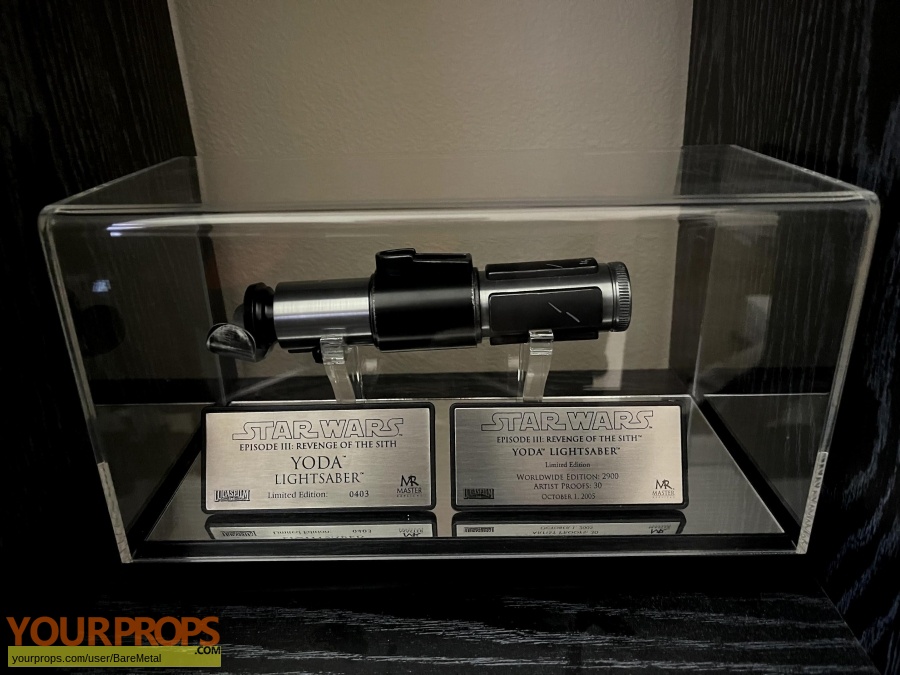 Star Wars Episode 3  Revenge of the Sith Master Replicas movie prop