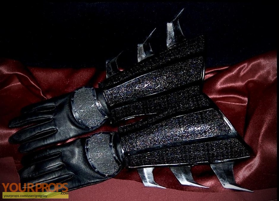 Batman Begins replica movie prop weapon