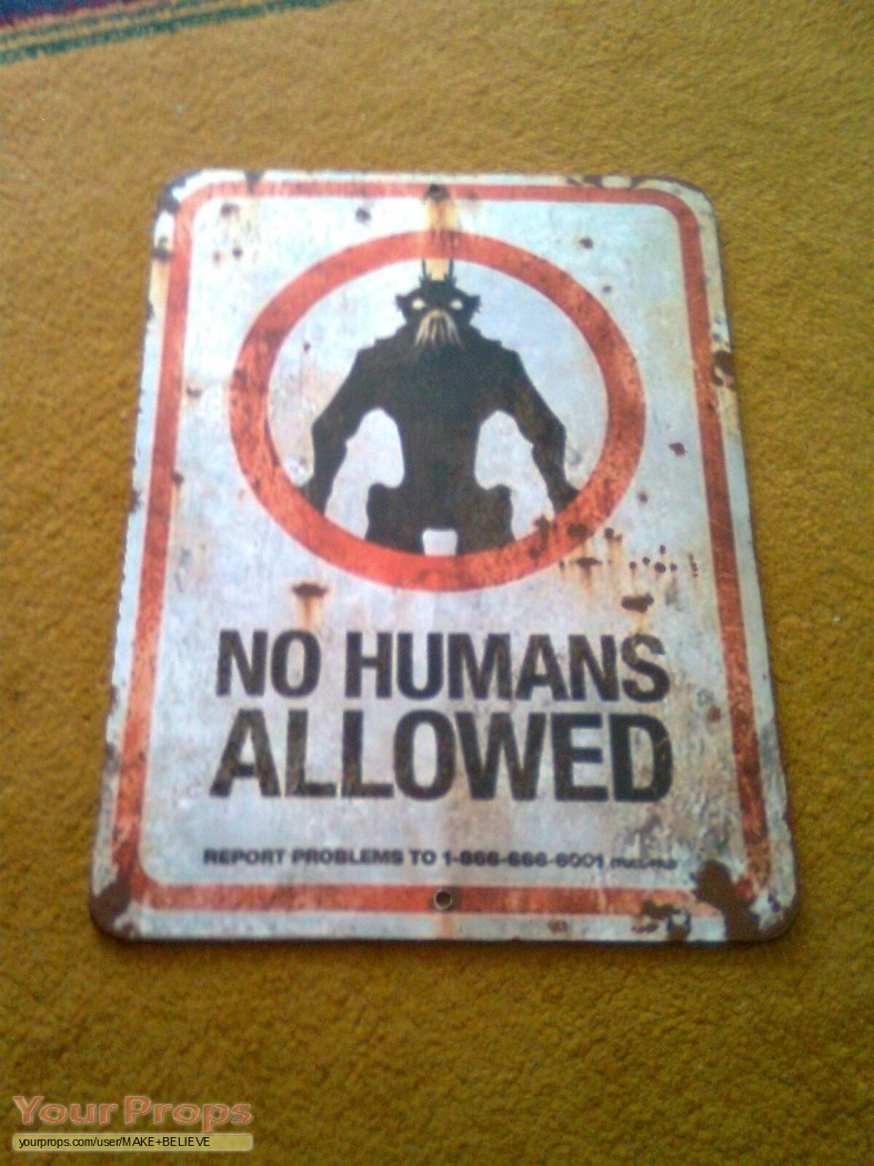New Toy Prop Replica District 9 No Humans Allowed Tin Sign Tin Cas 