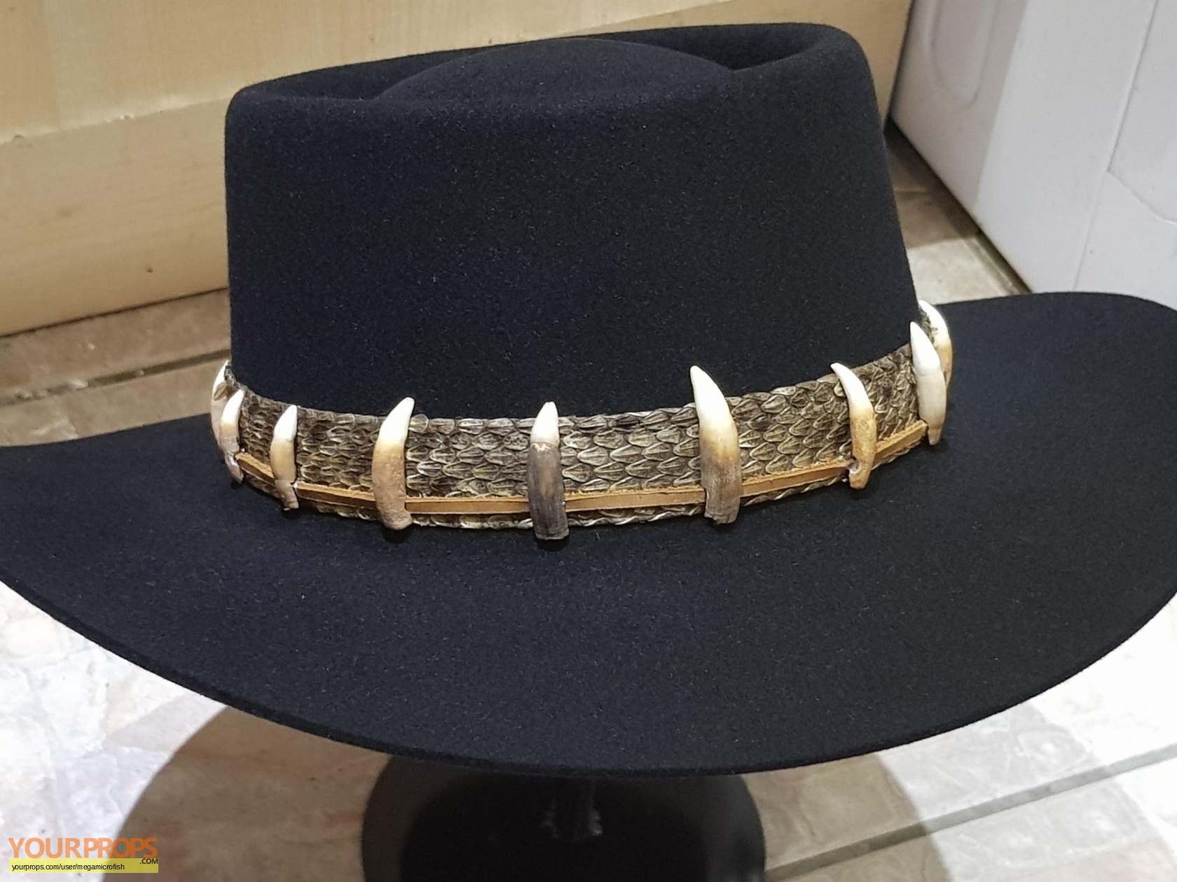 crocodile dundee hat