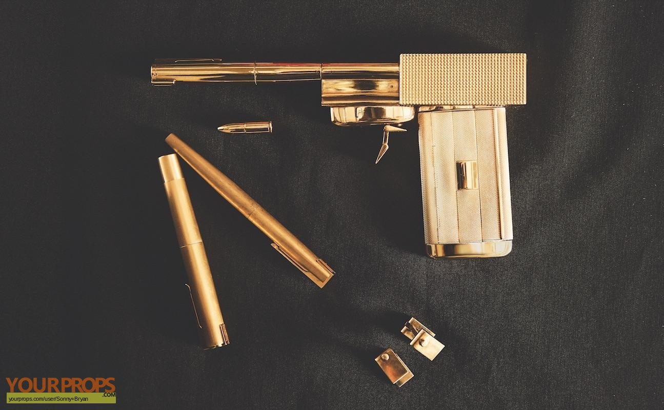 James Bond: The Man With The Golden Gun The Golden Gun Gimmick Gun ...
