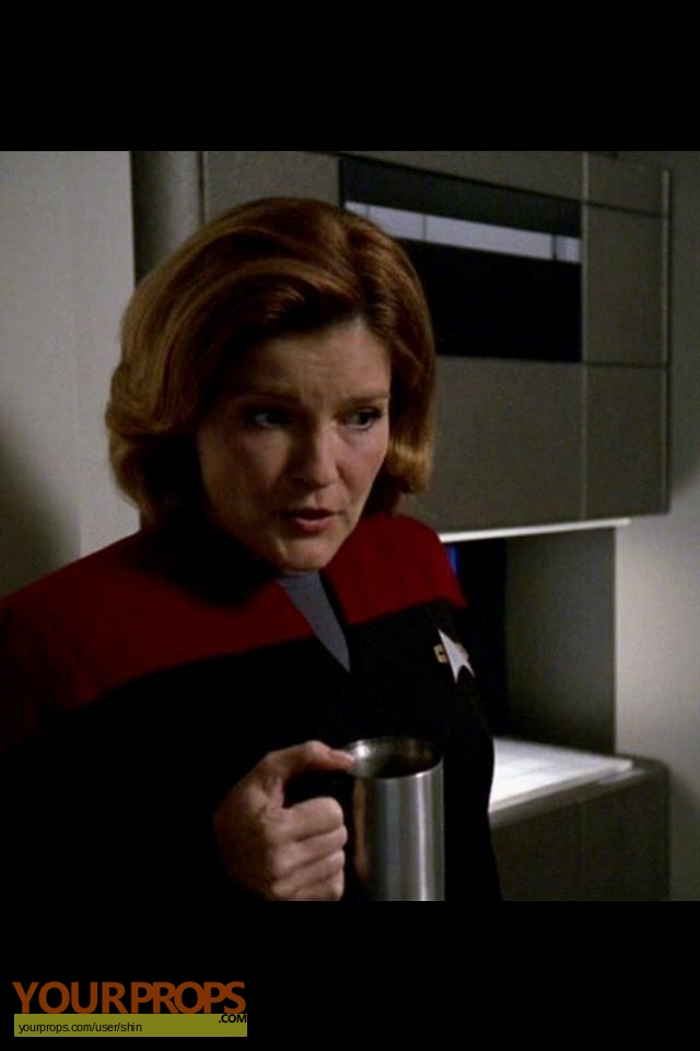 https://www.yourprops.com/movieprops/original/yp63051dc2b803b3.40525005/Star-Trek-Voyager-Janeway-coffee-mug-4.jpg