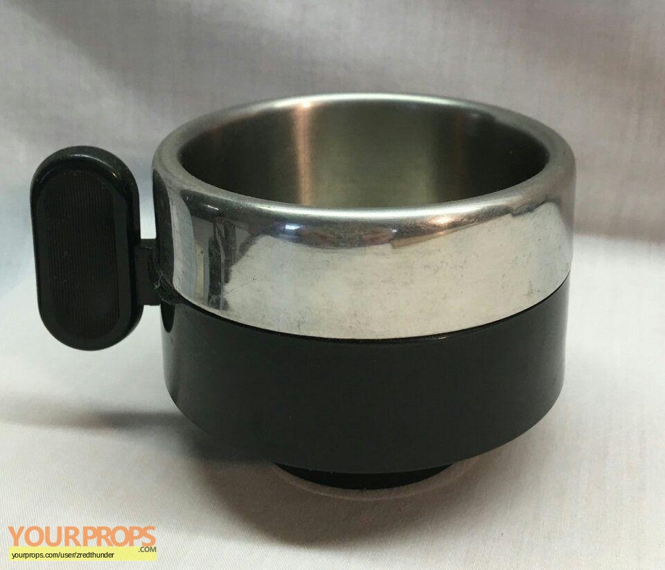 https://www.yourprops.com/movieprops/original/yp_59981b7482c7a6.49265061/Star-Trek-The-Next-Generation-Cup-Used-In-TNG-Voyager-1.jpg