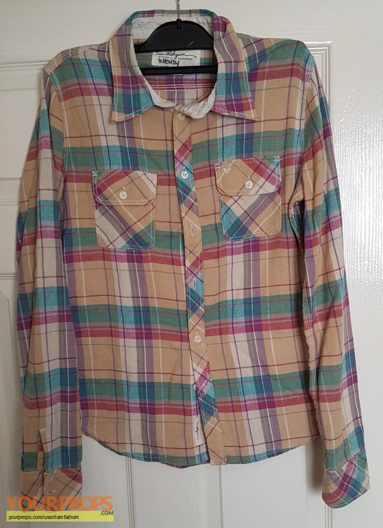 Justified Wendy Crowe's Denim Jacket & Plaid Shirt original TV series ...