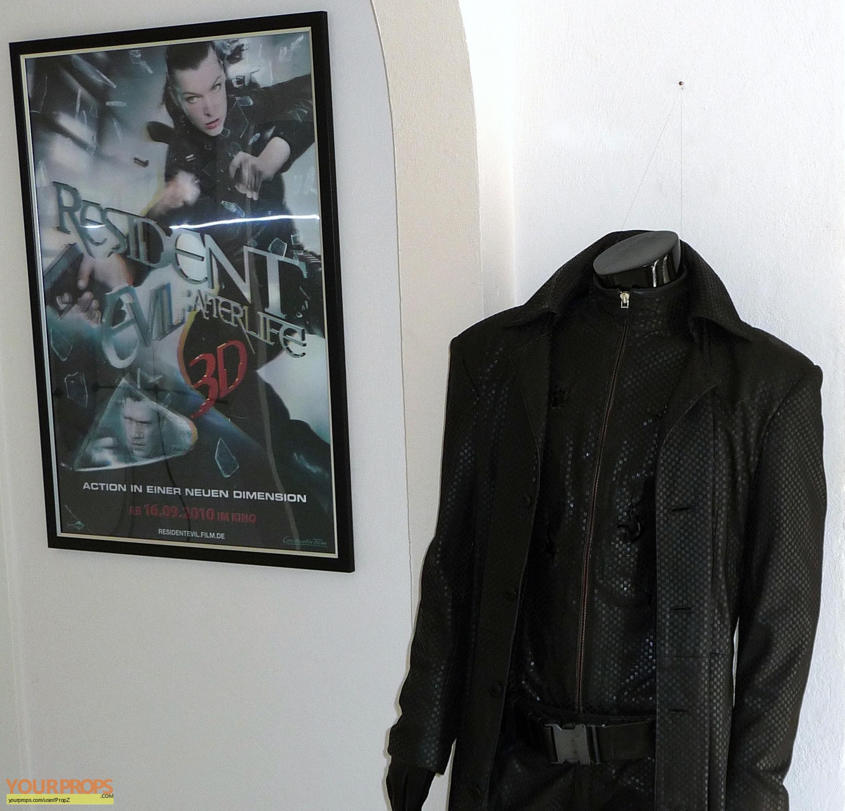 Resident Evil: The Final Chapter Resident Evil: The Final Chapter Wesker  (Shawn Roberts) Movie Costumes original movie costume